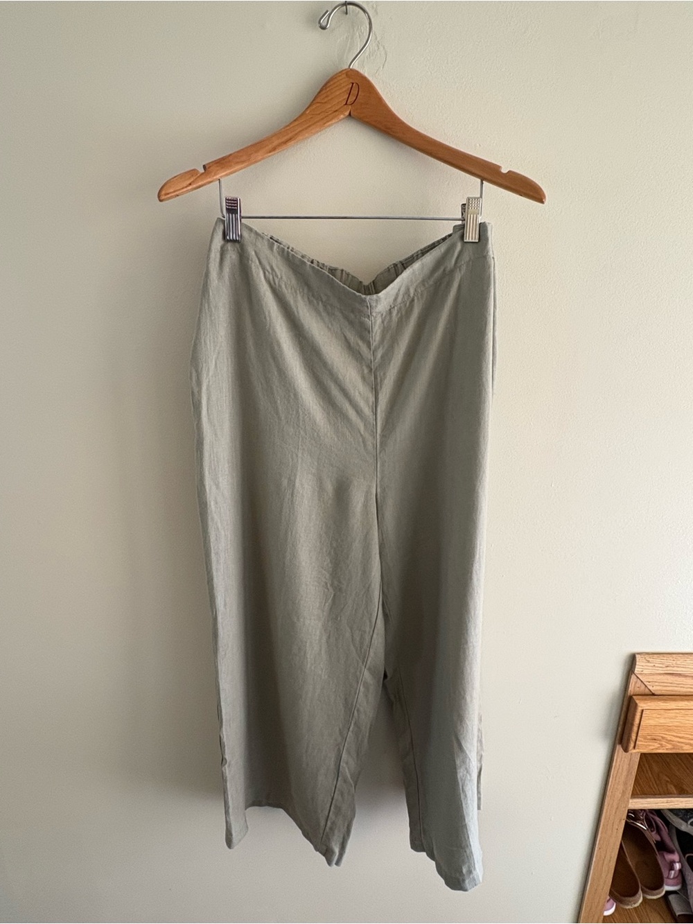 Tahari Sage Green Linen Two Piece Set - Picture 8 of 8